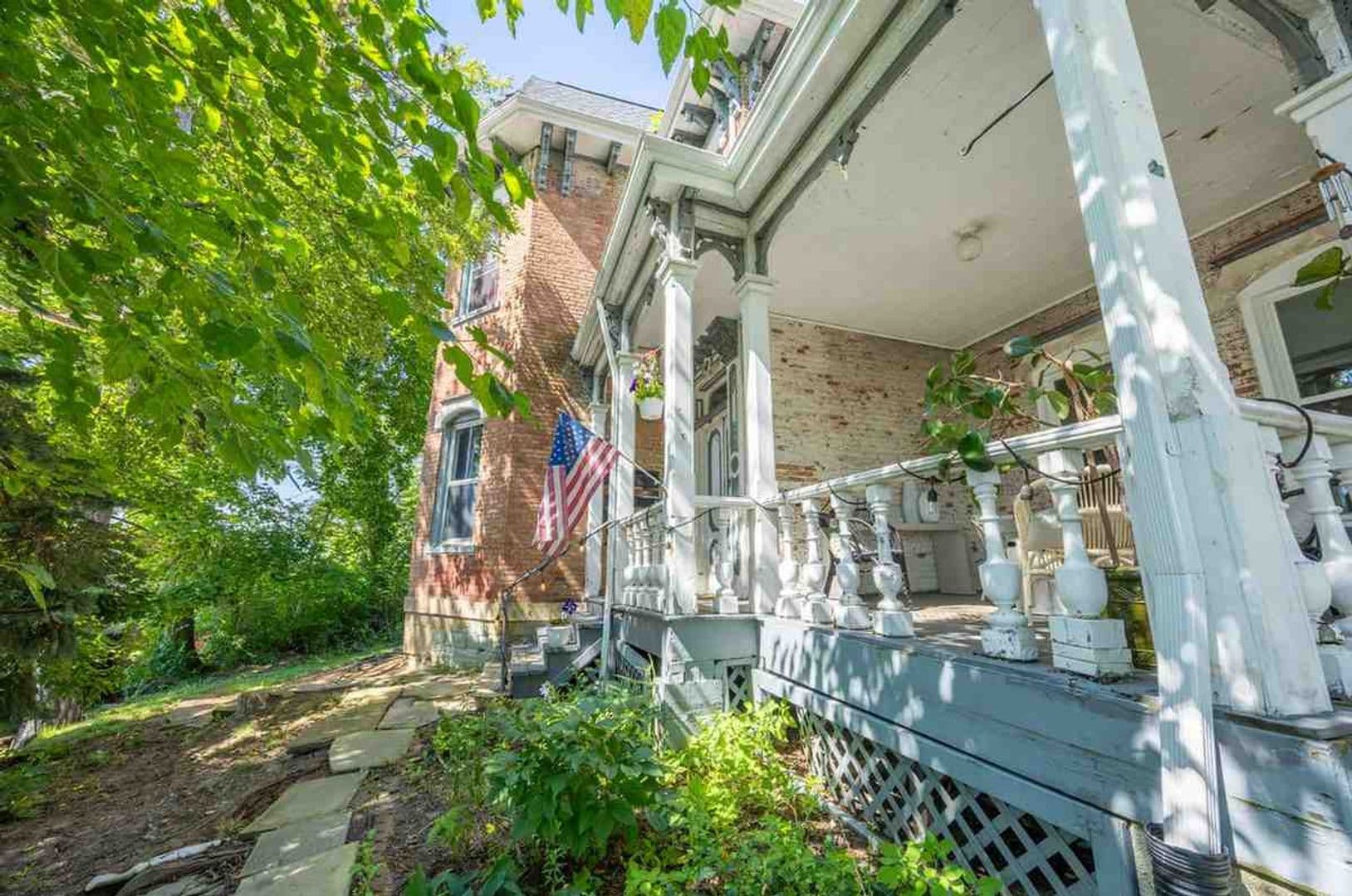 Pittsburgh Apartment: 991 Leon Road
