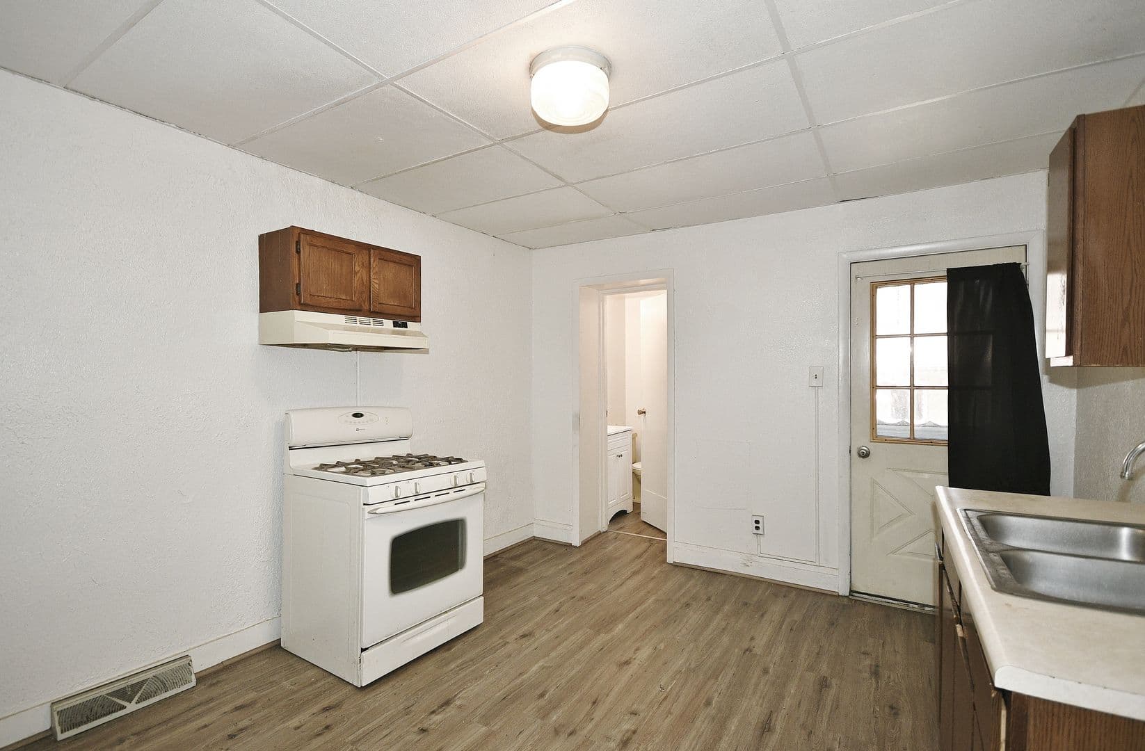 Rankin Apartment: 234-236 Pattison Street