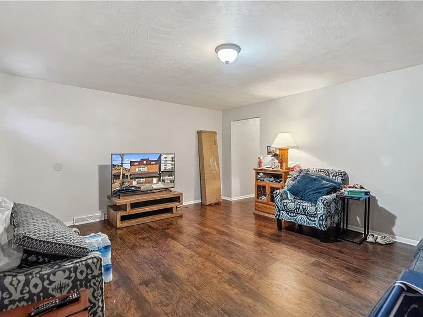 MC KEES ROCKS Apartment: 103 Ella St