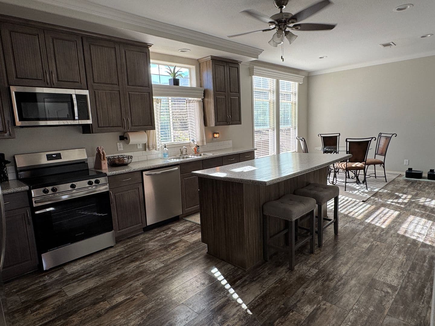 Sandia Park House: 1718 N Highway 14