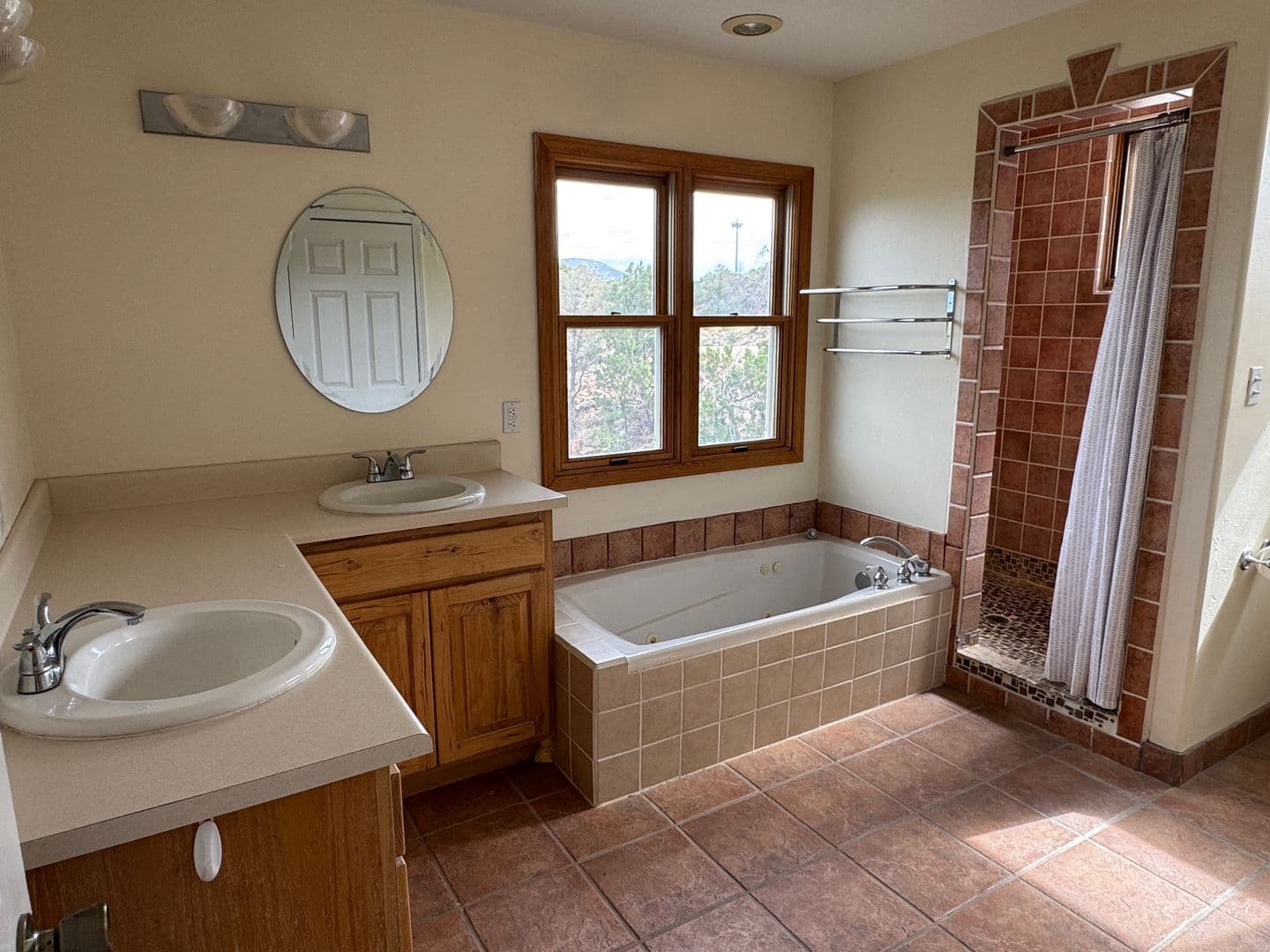 Edgewood House: 10 Alta Ct