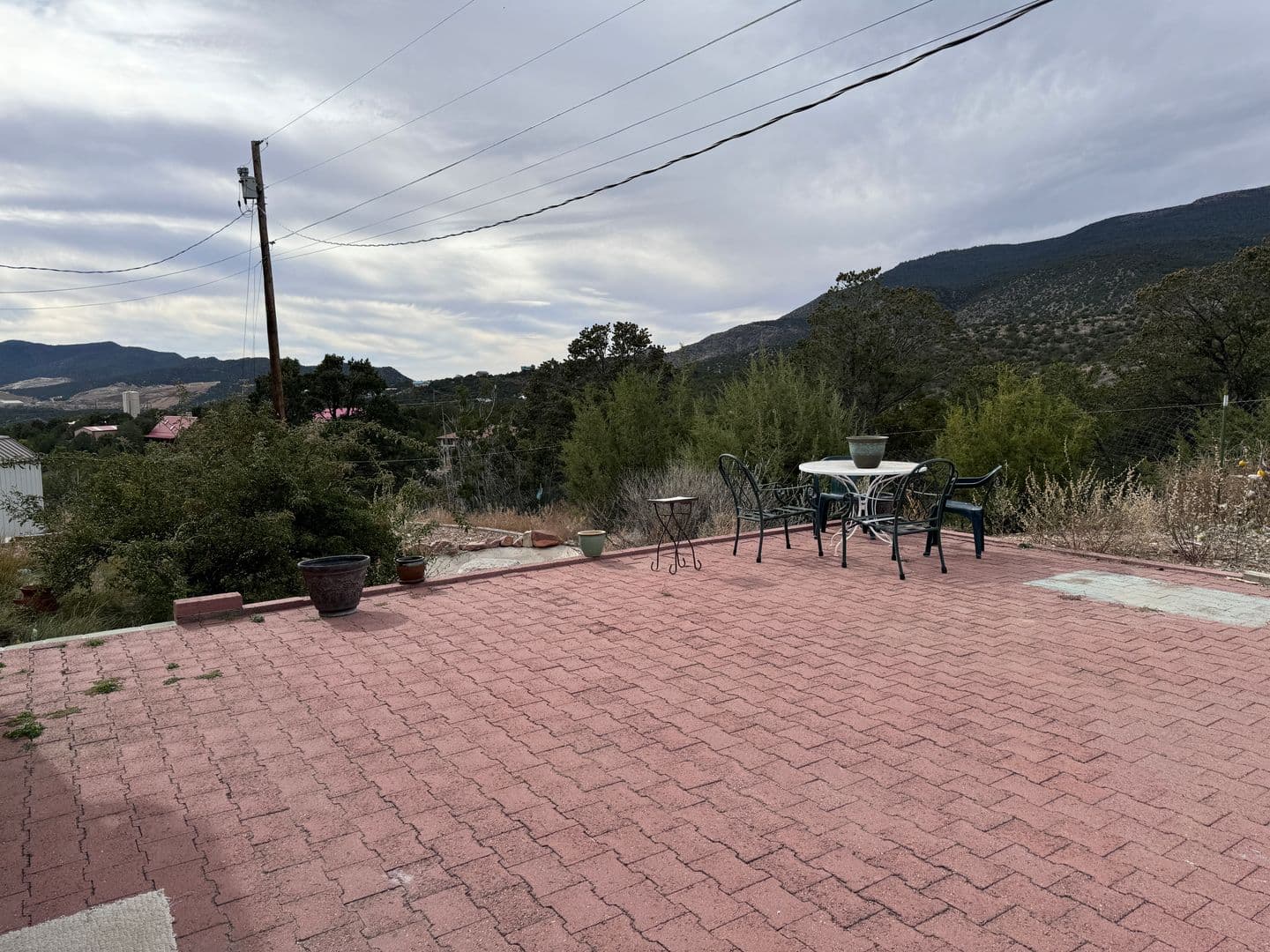 Cedar Crest House: 8 Paul Rd