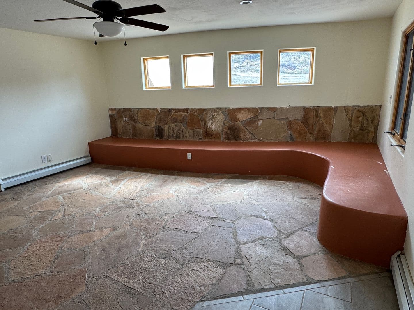 Edgewood House: 10 Alta Ct