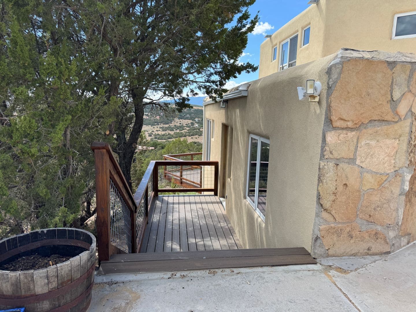 Edgewood House: 10 Alta Ct
