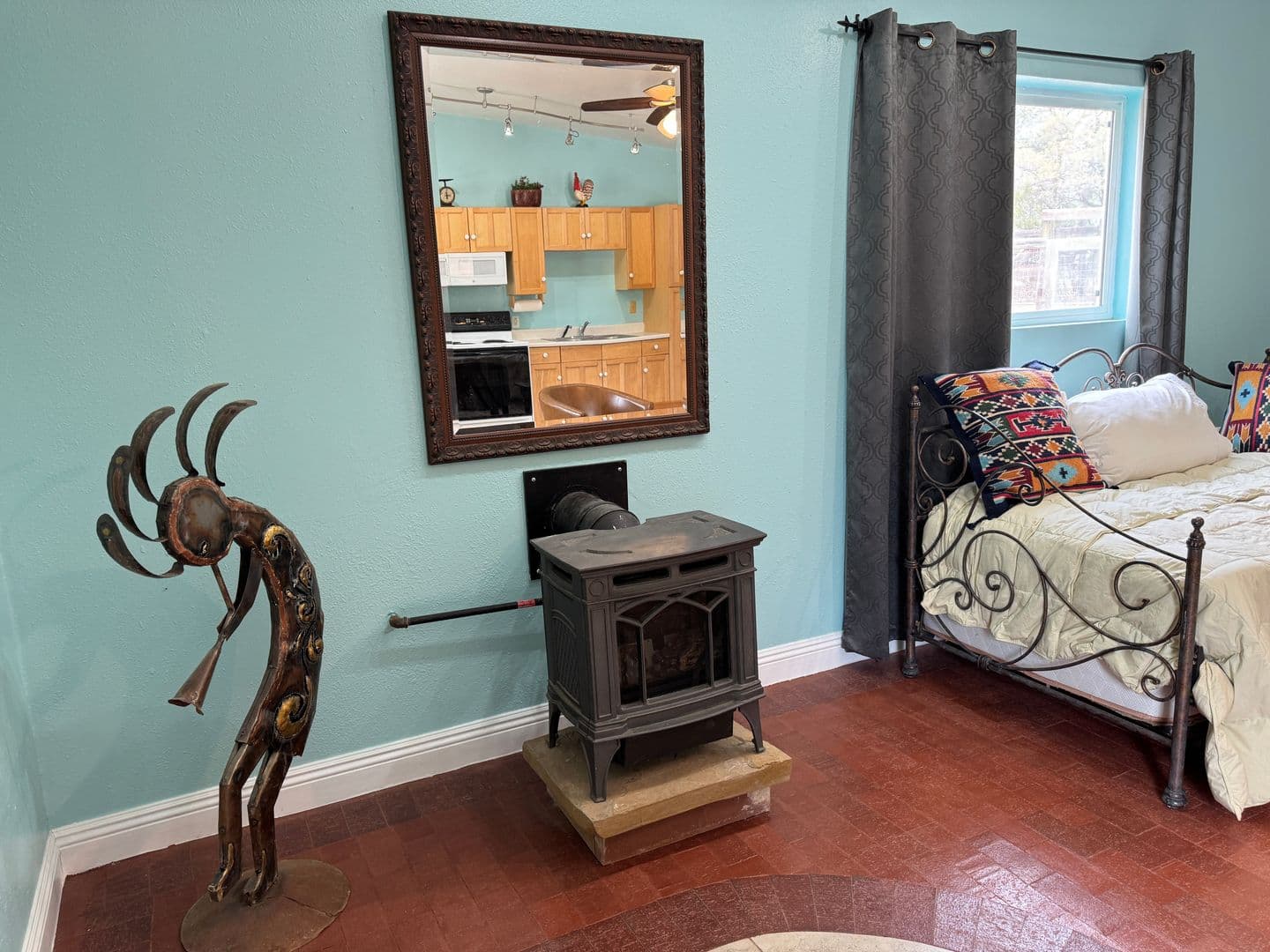 Tijeras House: 20 B Axton Ln
