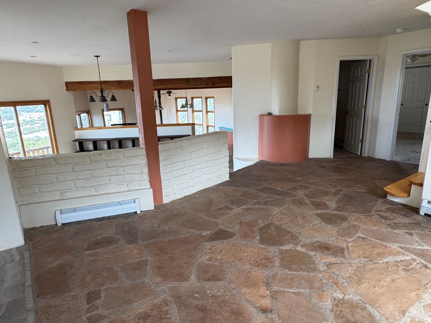 Edgewood House: 10 Alta Ct