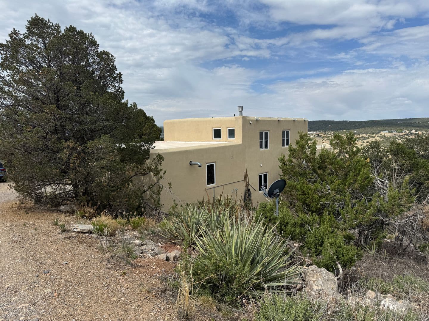 Edgewood House: 10 Alta Ct
