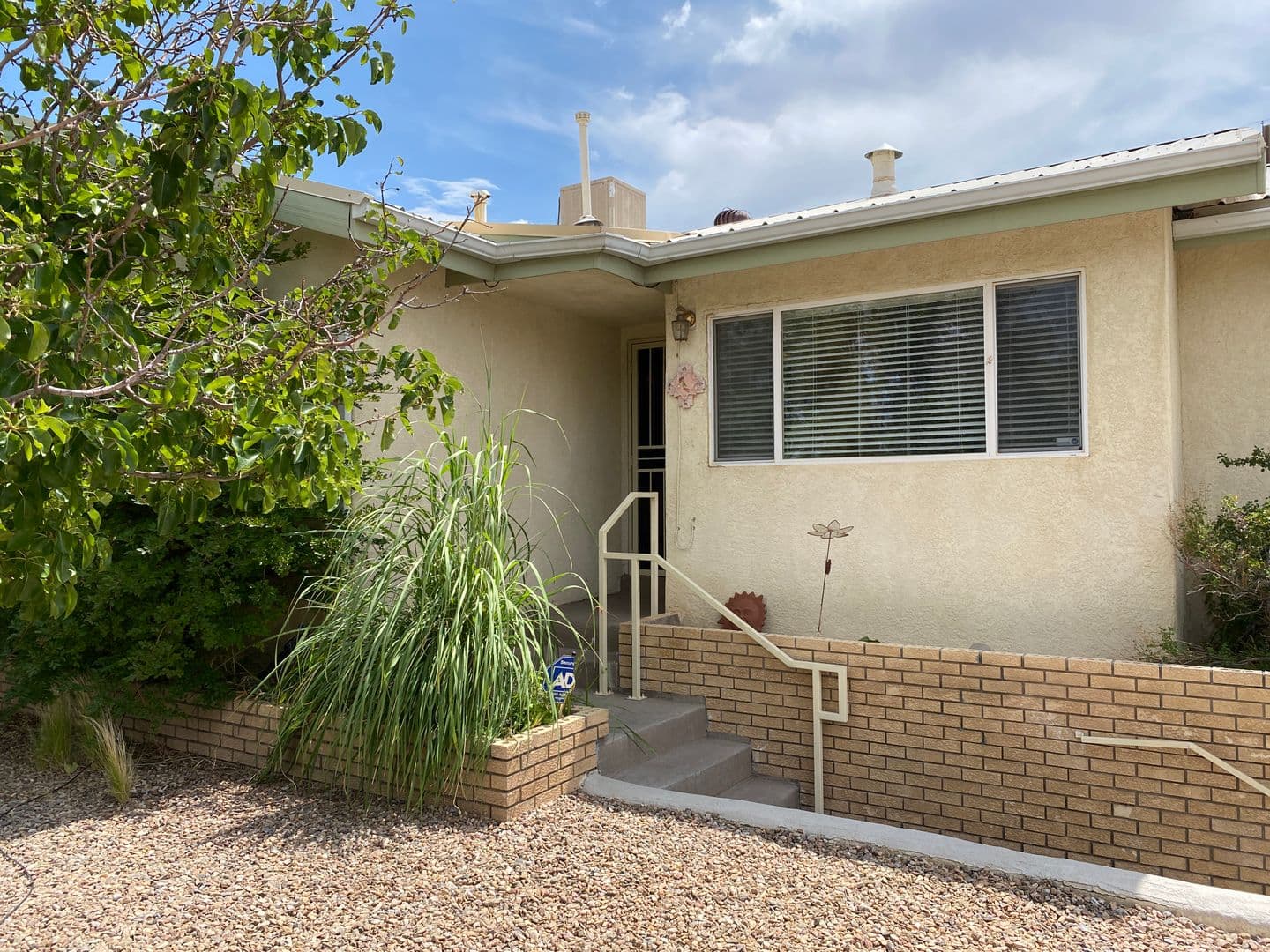 Albuquerque House: 1612 Princeton Dr SE