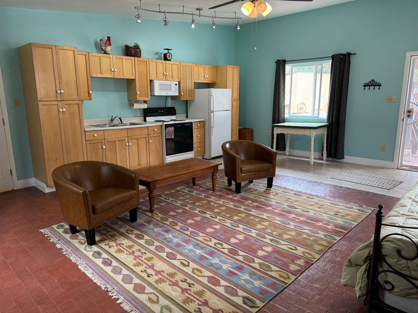 Tijeras House: 20 B Axton Ln