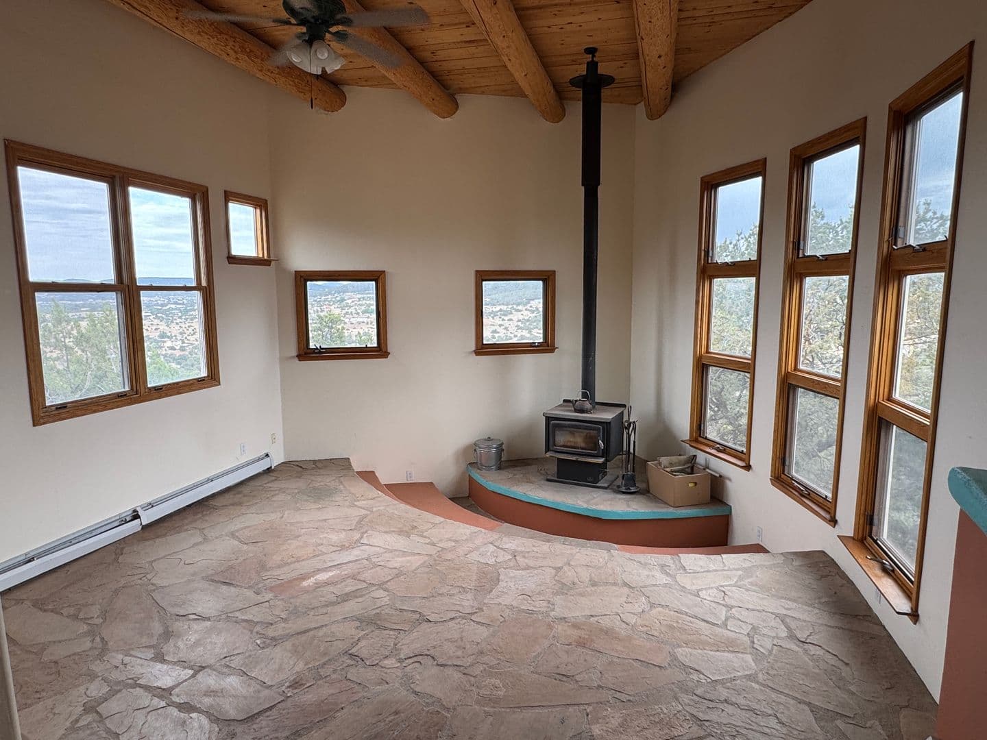 Edgewood House: 10 Alta Ct