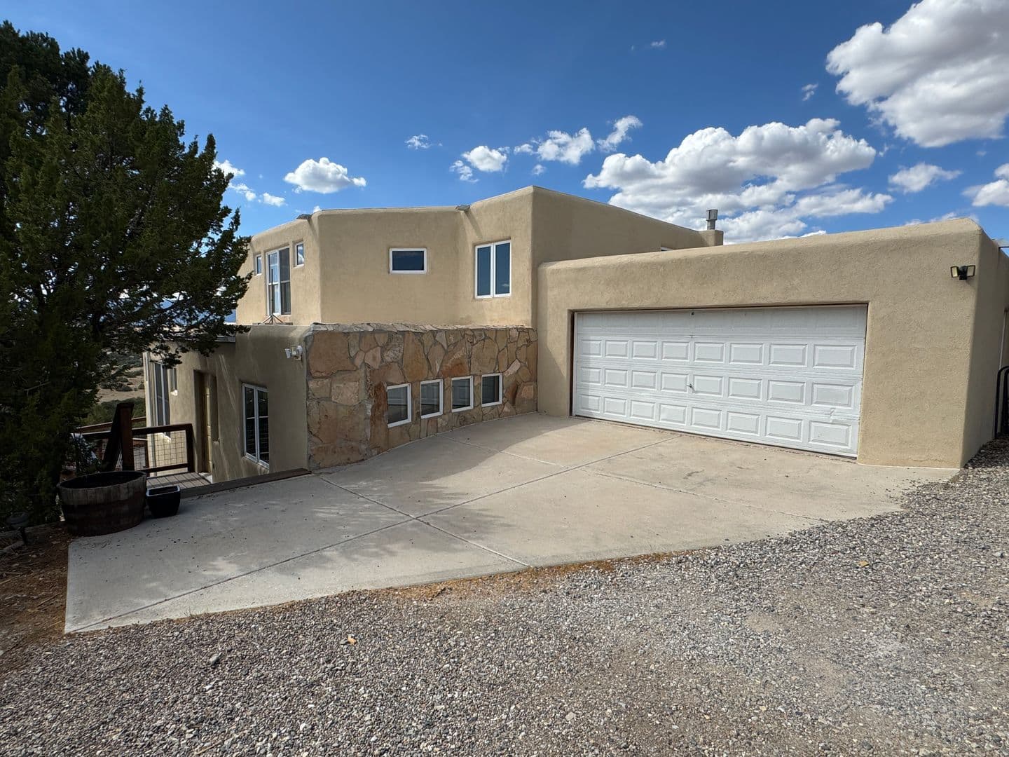 Edgewood House: 10 Alta Ct