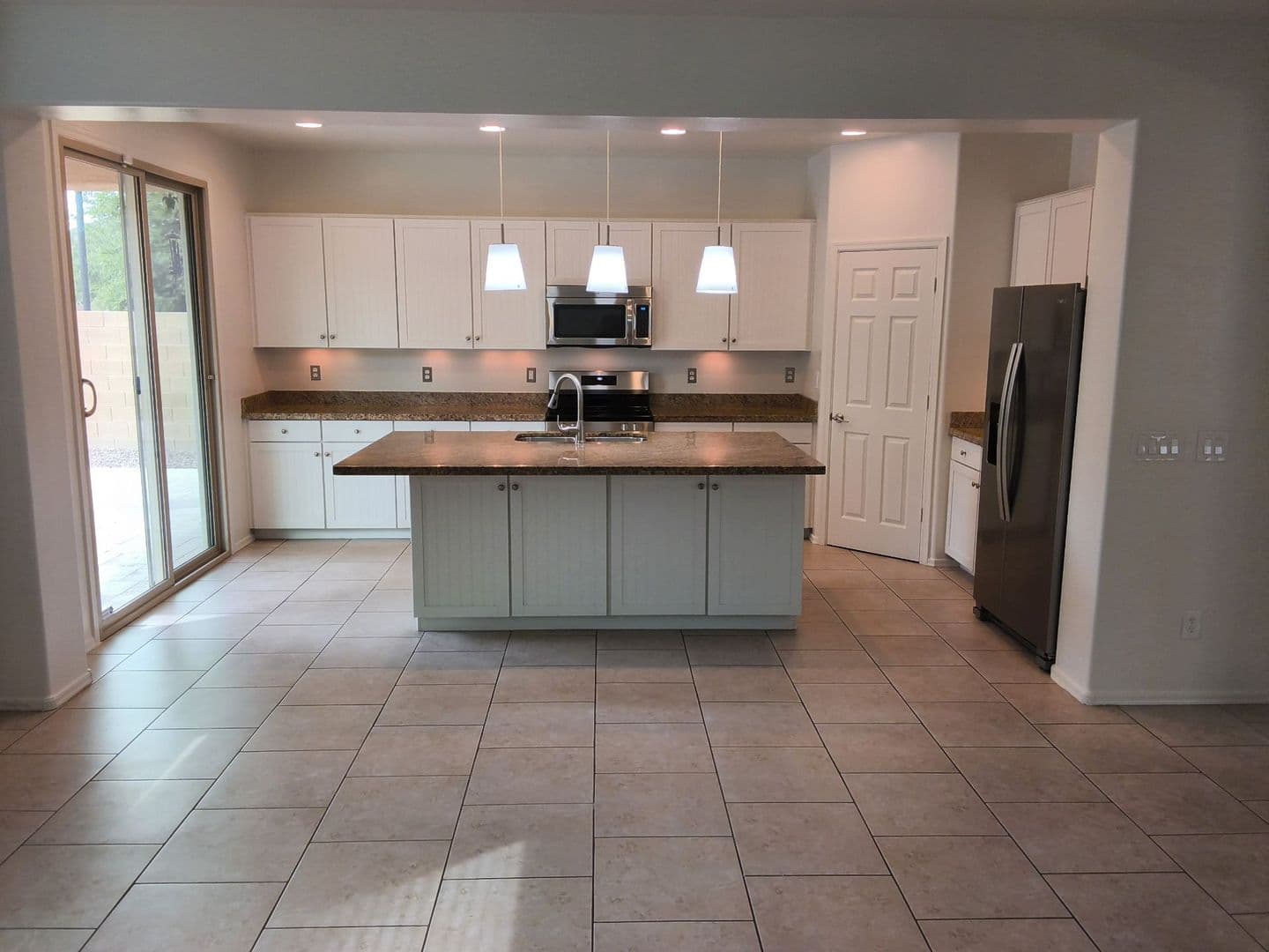 Mesa House: 3031 E Regina St