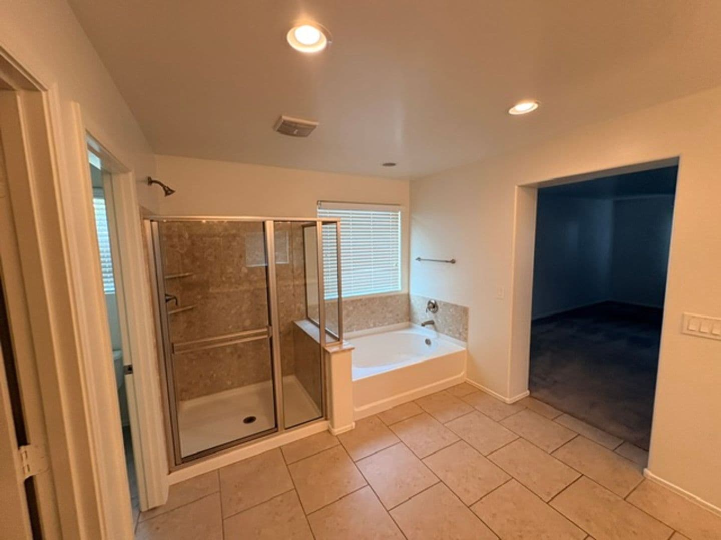 Mesa House: 3031 E Regina St