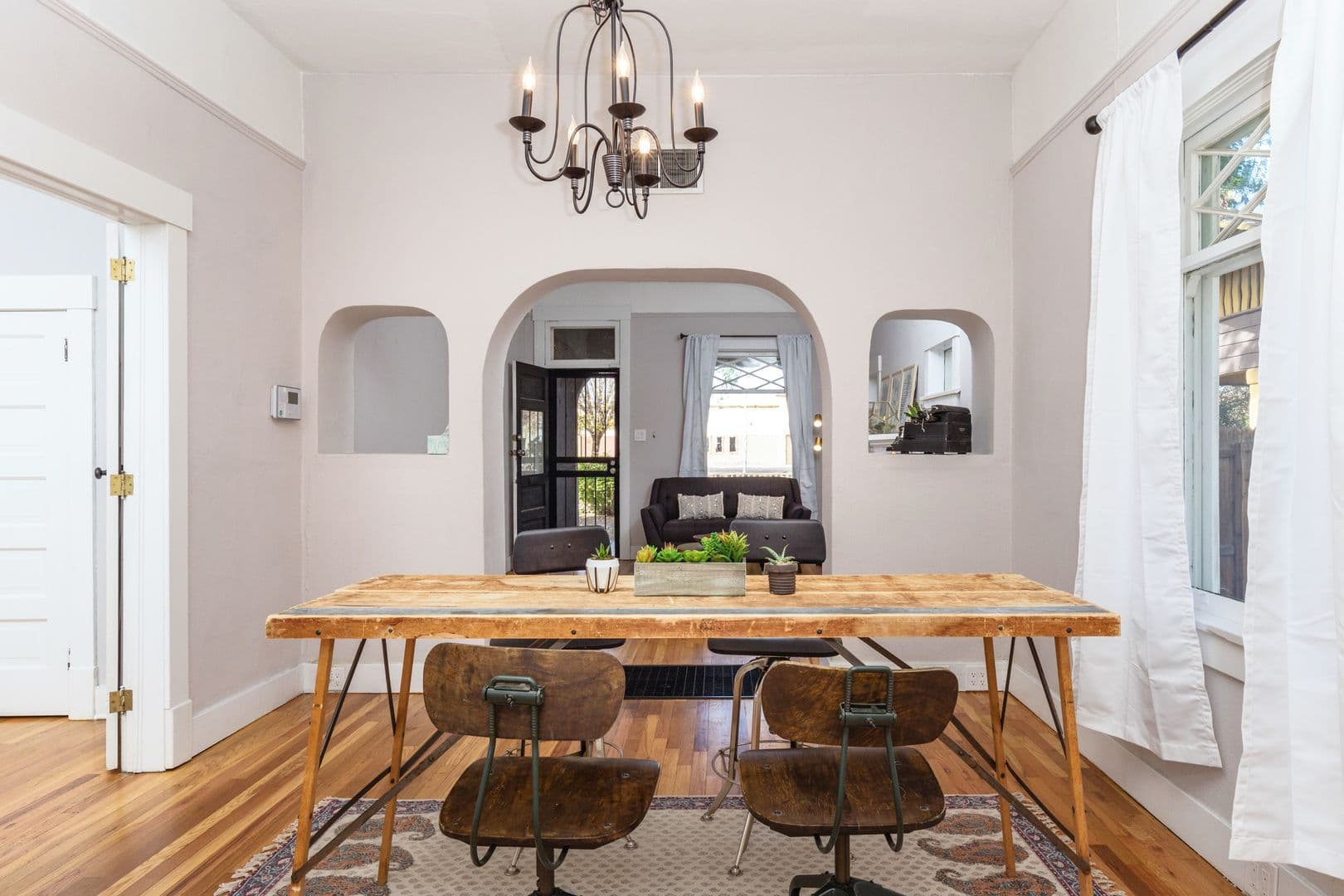 Phoenix House: 1325 W Woodland Ave