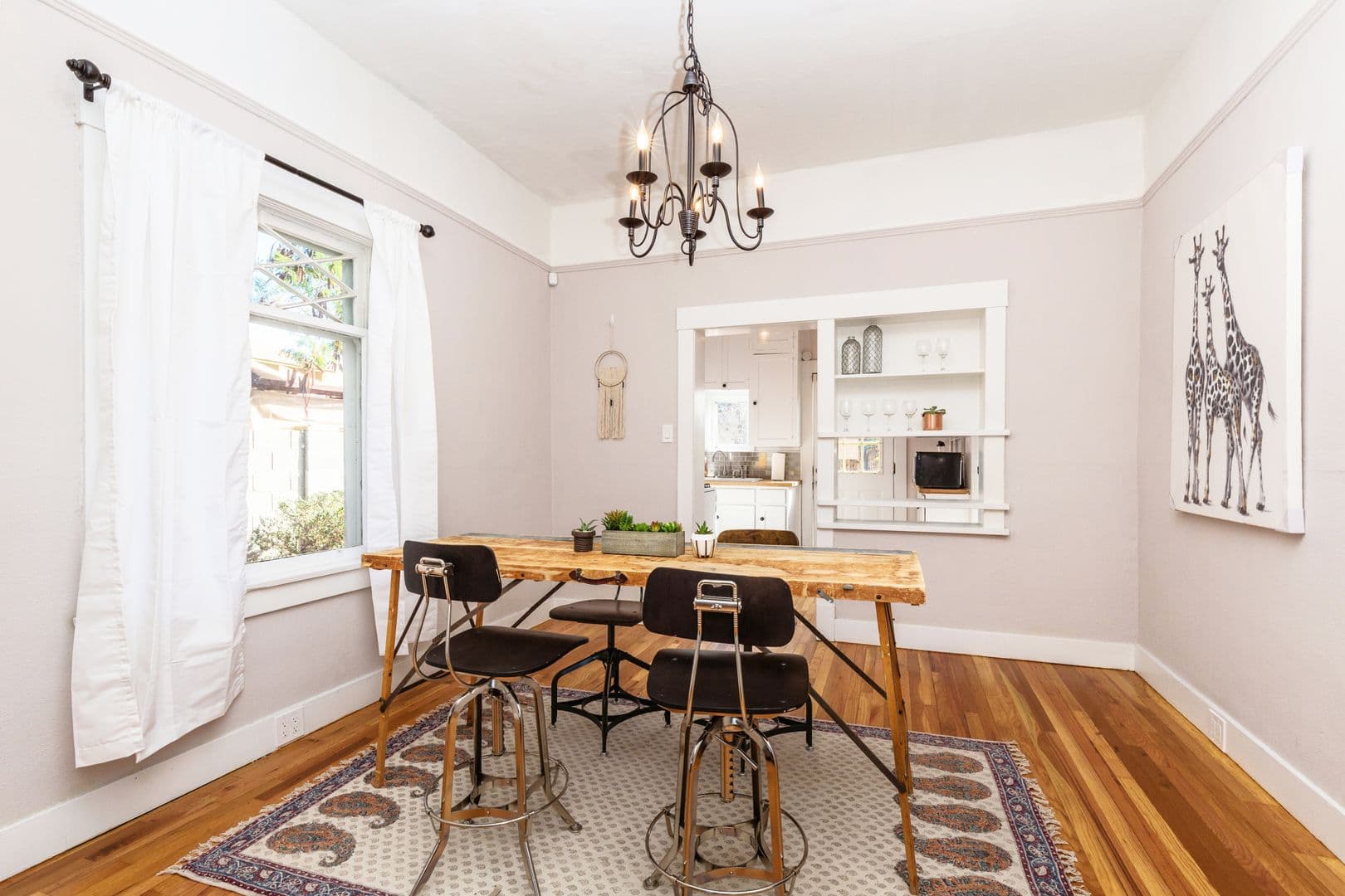 Phoenix House: 1325 W Woodland Ave
