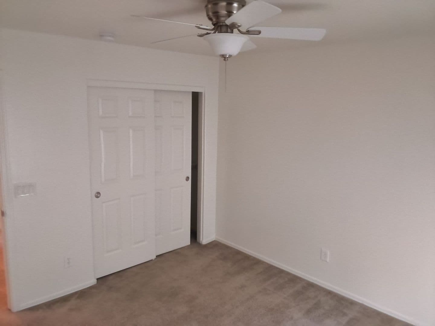 Mesa House: 3031 E Regina St