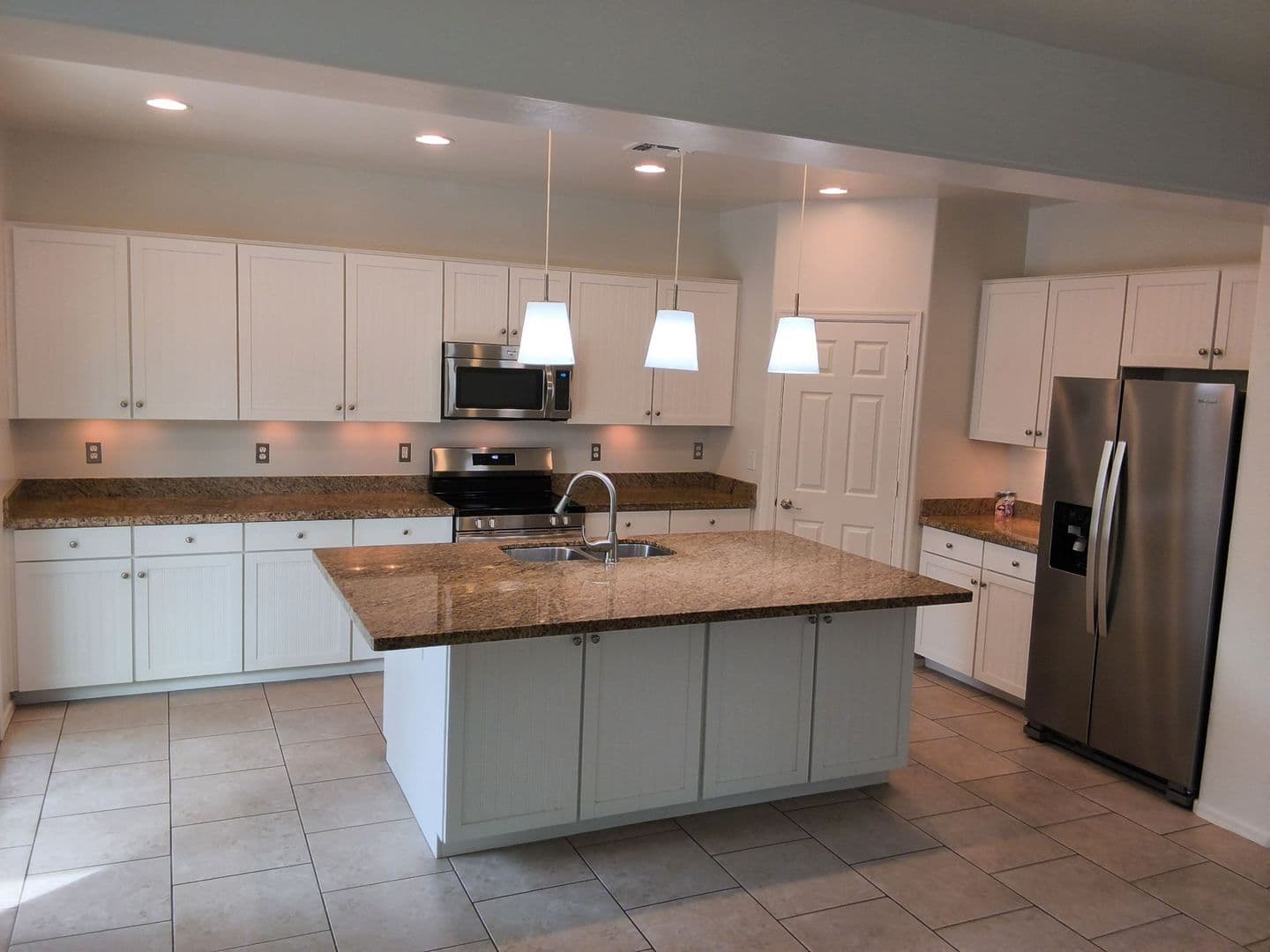 Mesa House: 3031 E Regina St