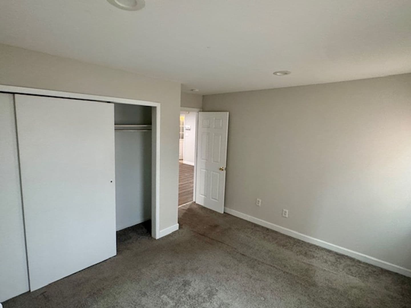 Rockville Centre Apartment: 44 College Place