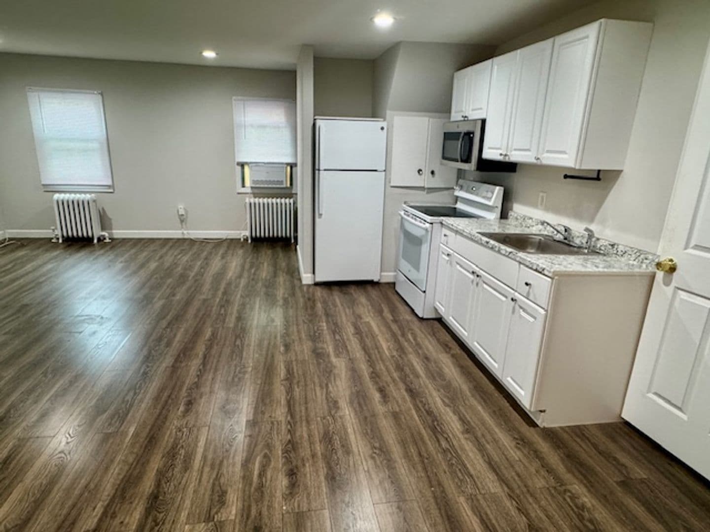 Rockville Centre Apartment: 44 College Place