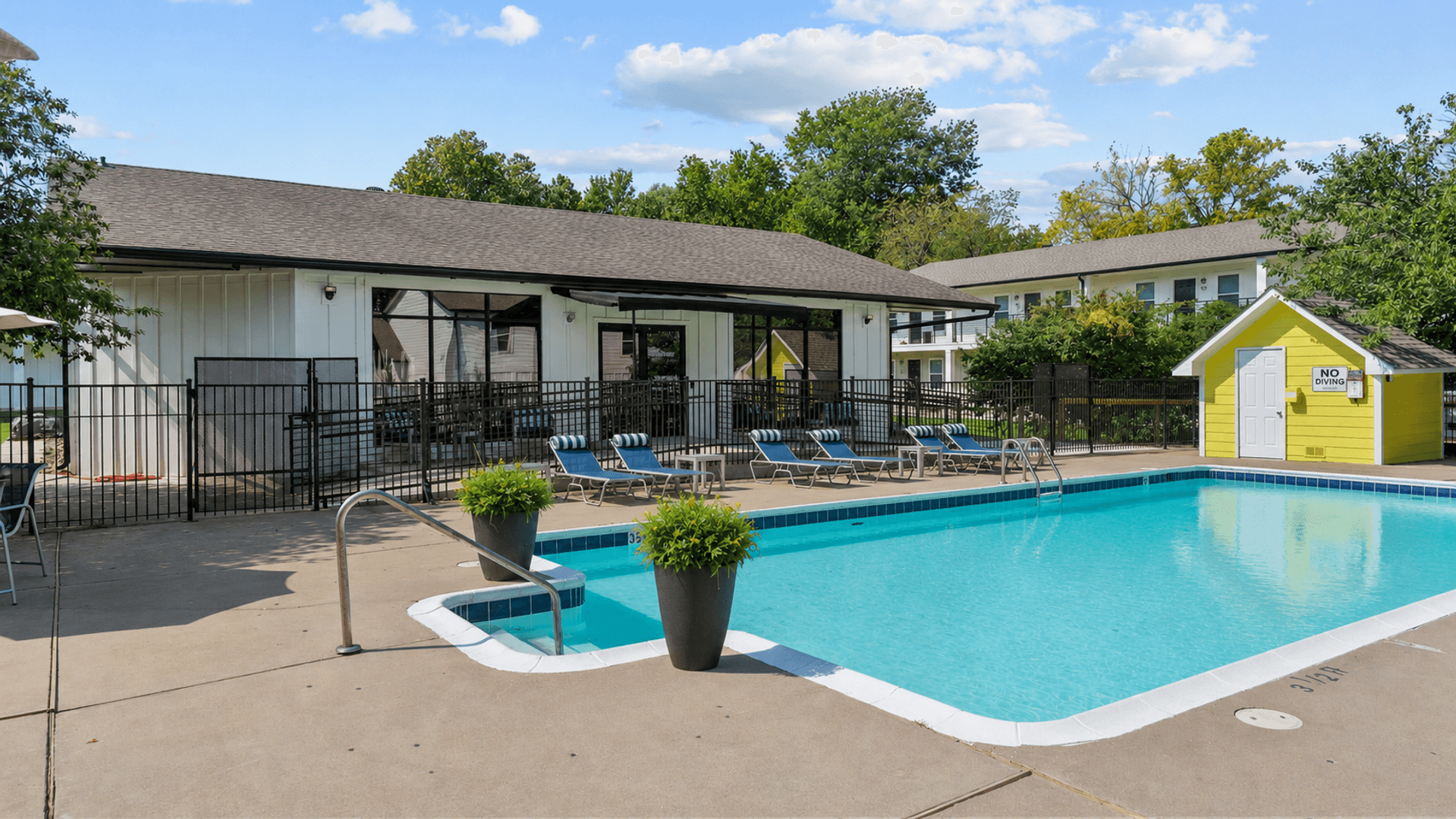 Fayetteville Apartment: 701 W Sycamore Street