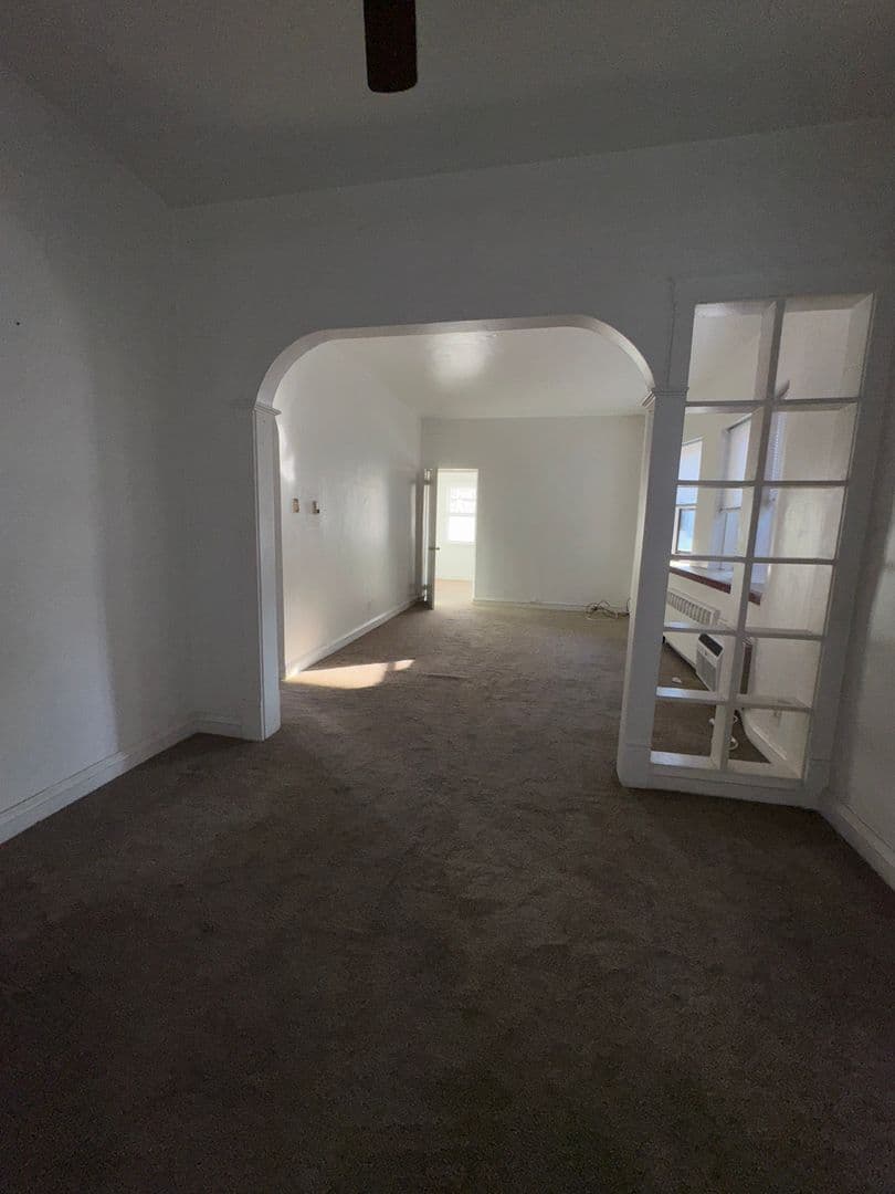Ventnor Apartment: 19 S. Weymouth Avenue
