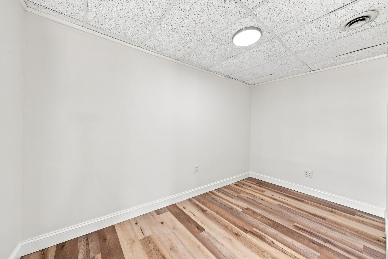 Somers Point Apartment: 805 W New York Ave