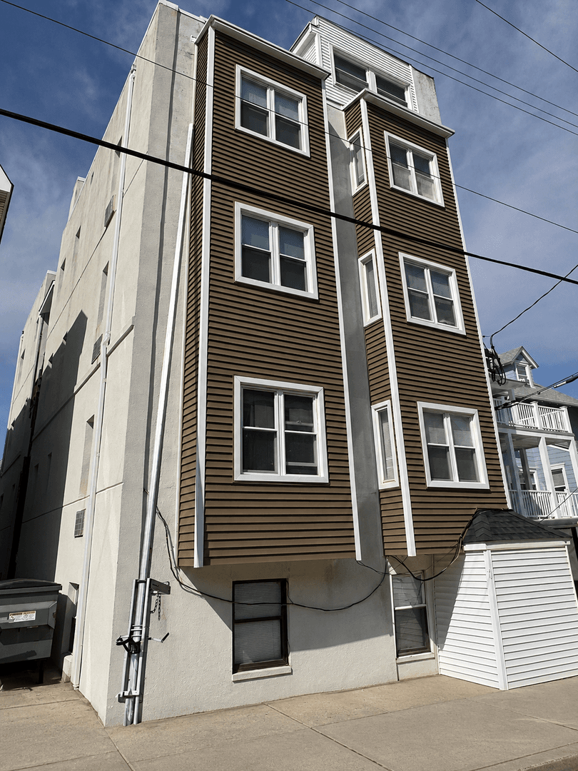 Ventnor Apartment: 19 S. Weymouth Avenue