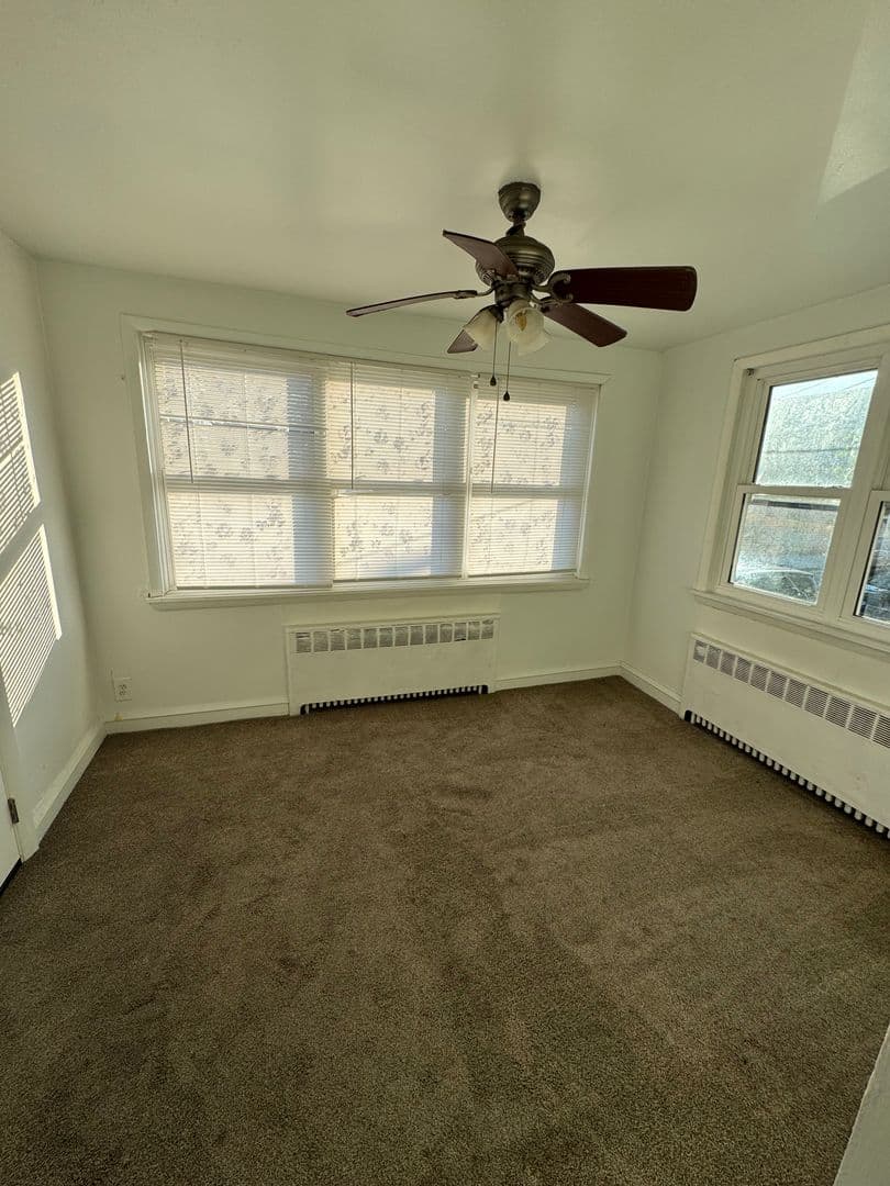 Ventnor Apartment: 19 S. Weymouth Avenue