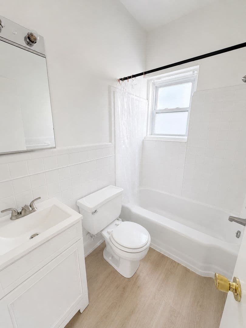 Ventnor Apartment: 19 S. Weymouth Avenue