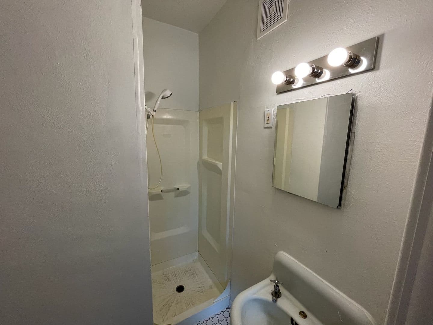 Duluth Apartment: 101 West 3rd Street #100