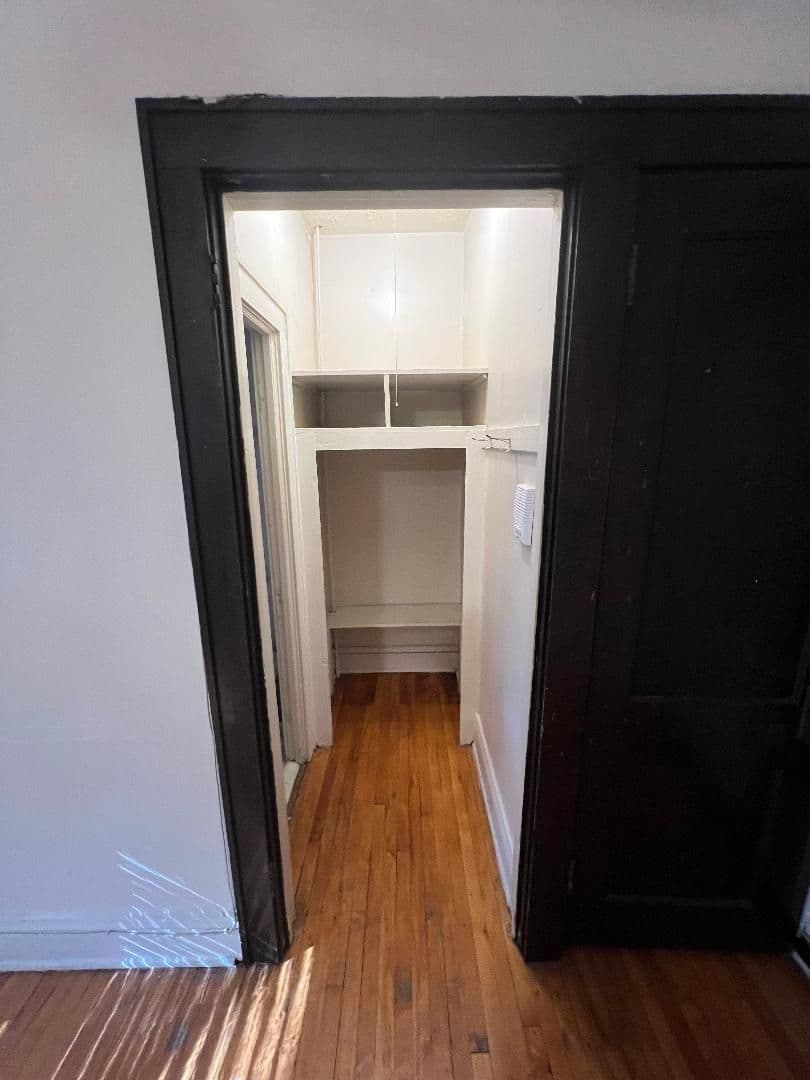 Minneapolis Apartment: 1905 Stevens Ave So.