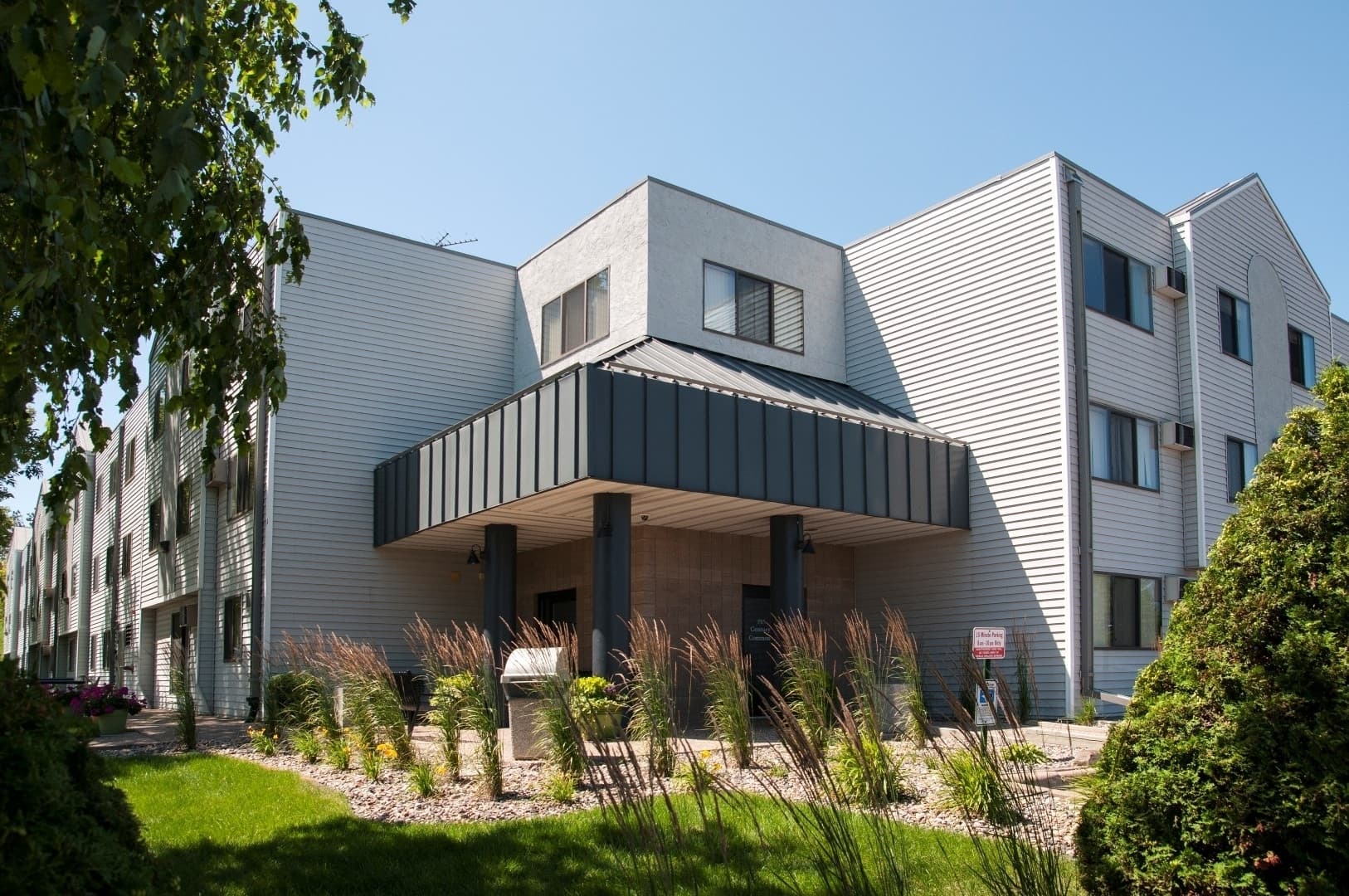 White Bear Lake Apartment: 3515 Century Ave N.