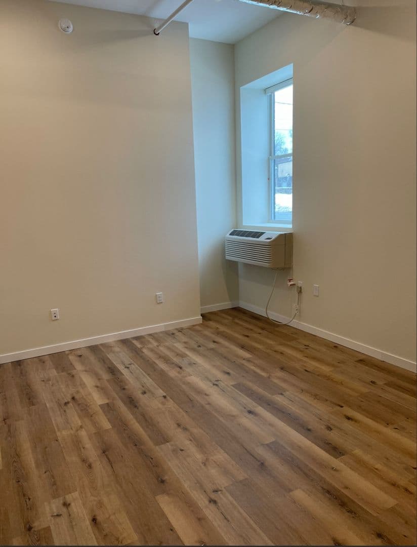 Duluth Apartment: 2803 West Superior St.
