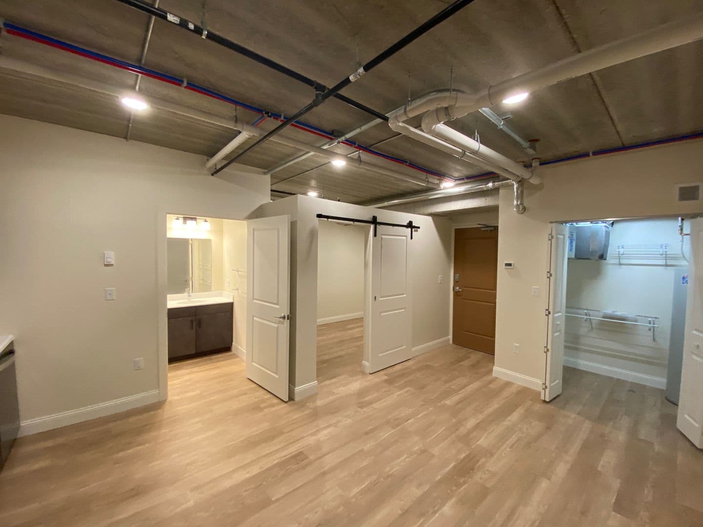 Duluth Apartment: 333 N.1st Ave. West,