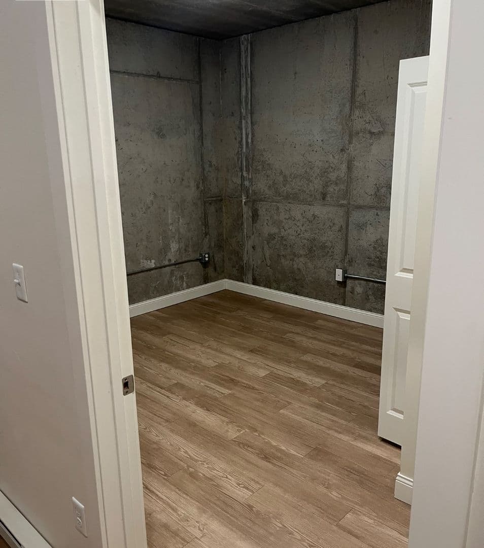 Duluth Apartment: 333 N.1st Ave. West,
