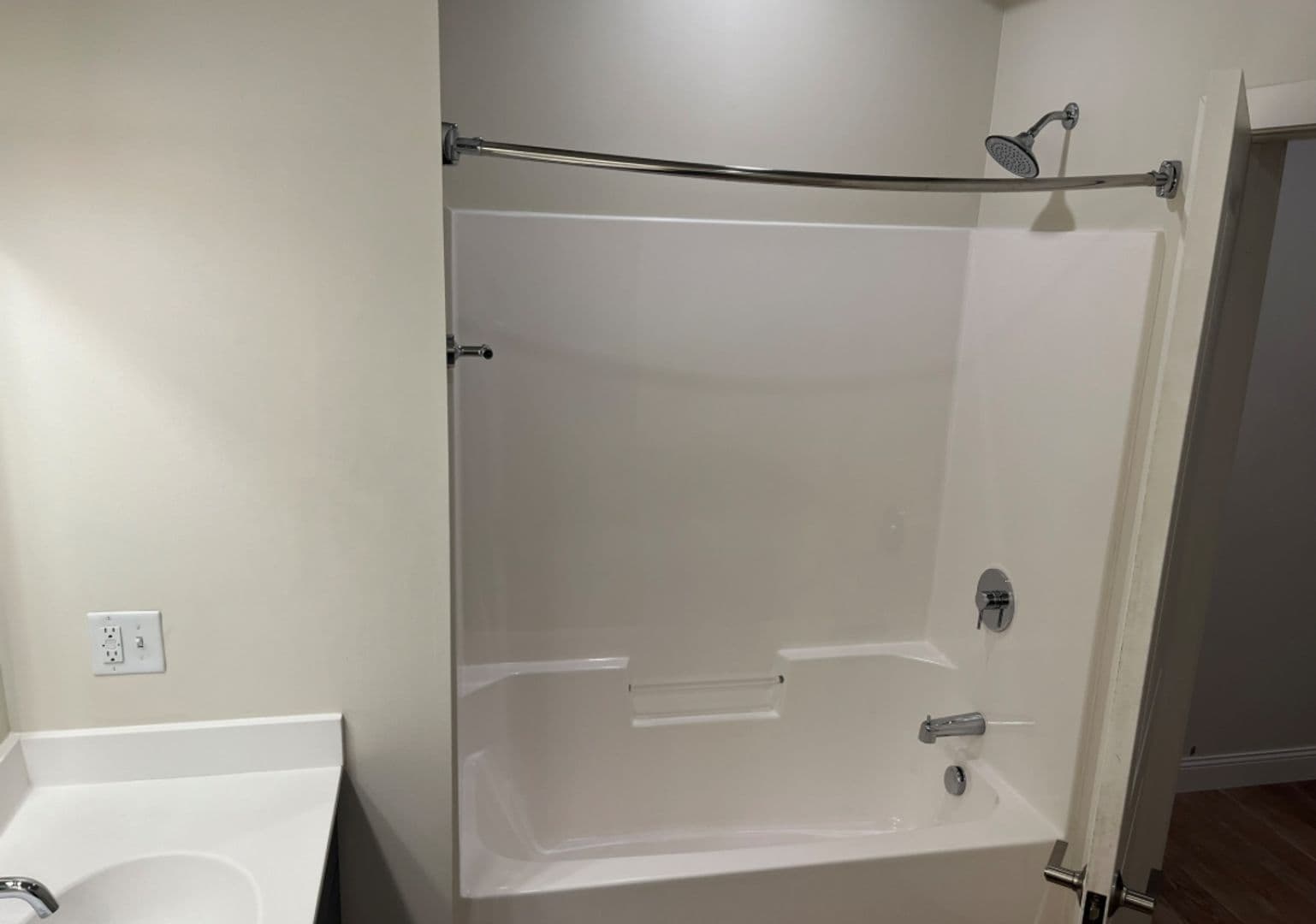 Duluth Apartment: 333 N.1st Ave. West,