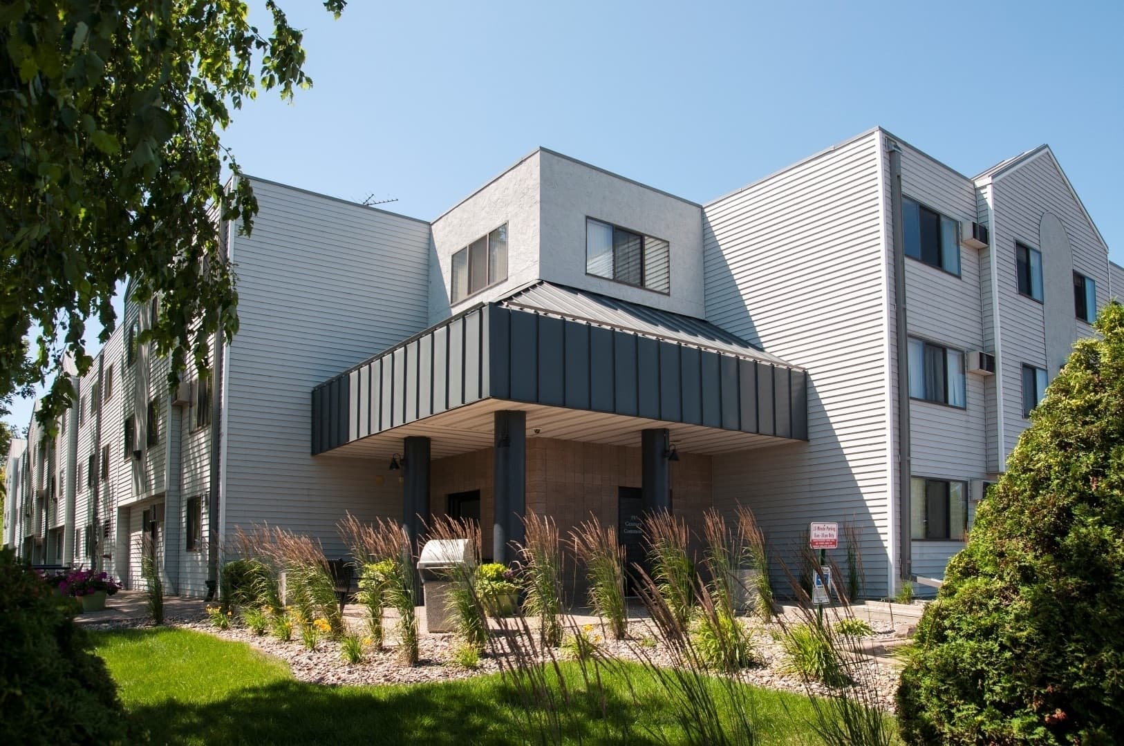 White Bear Lake Apartment: 3515 Century Ave N.