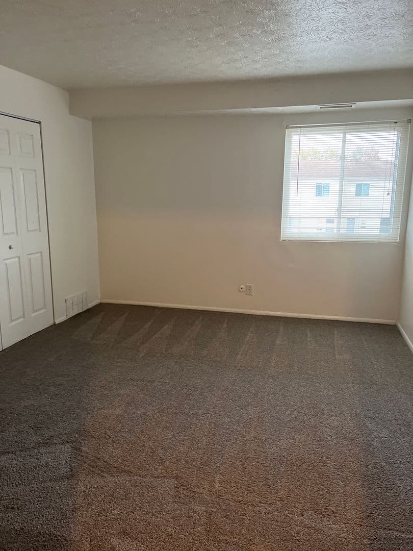 Mentor On The Lake Apartment: 5840 Buckeye Lane #1