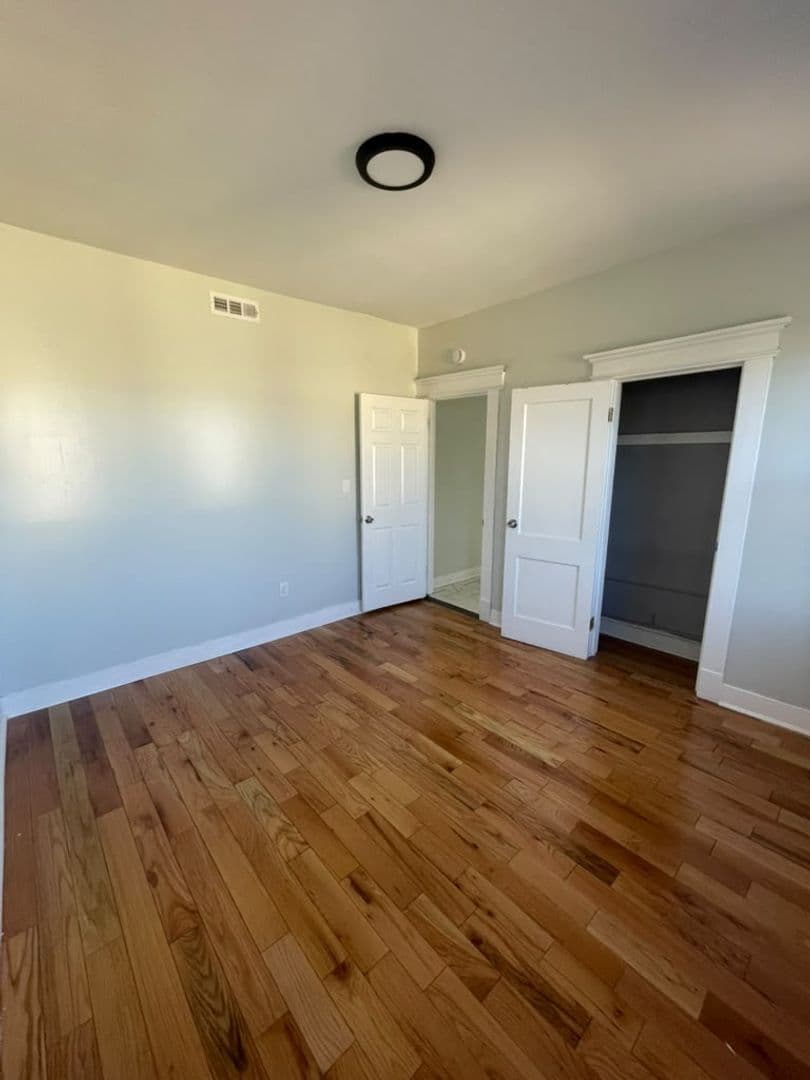 New Haven Apartment: 648 - 650 Ferry Street
