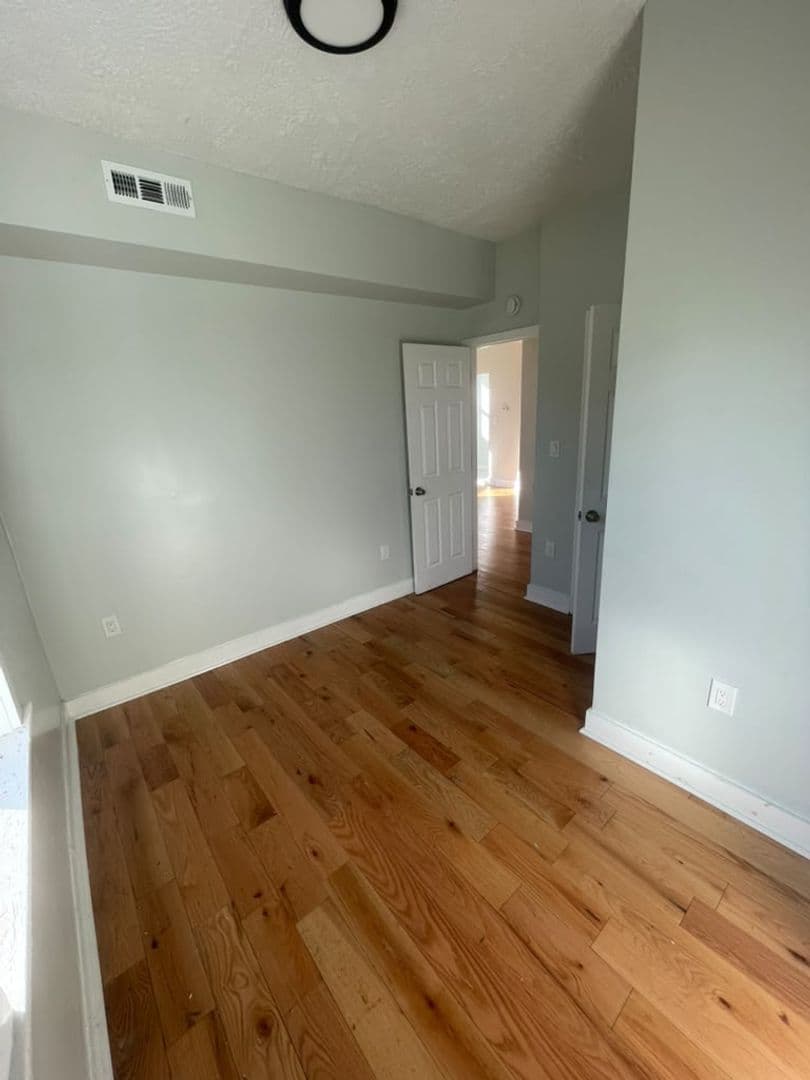 New Haven Apartment: 648 - 650 Ferry Street