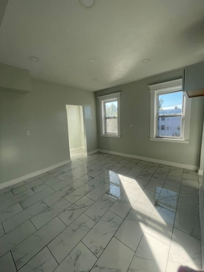 New Haven Apartment: 648 - 650 Ferry Street