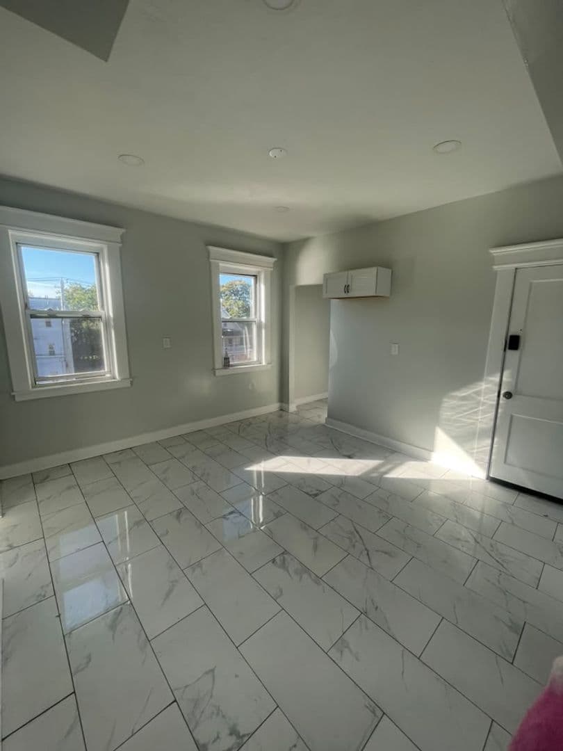 New Haven Apartment: 648 - 650 Ferry Street