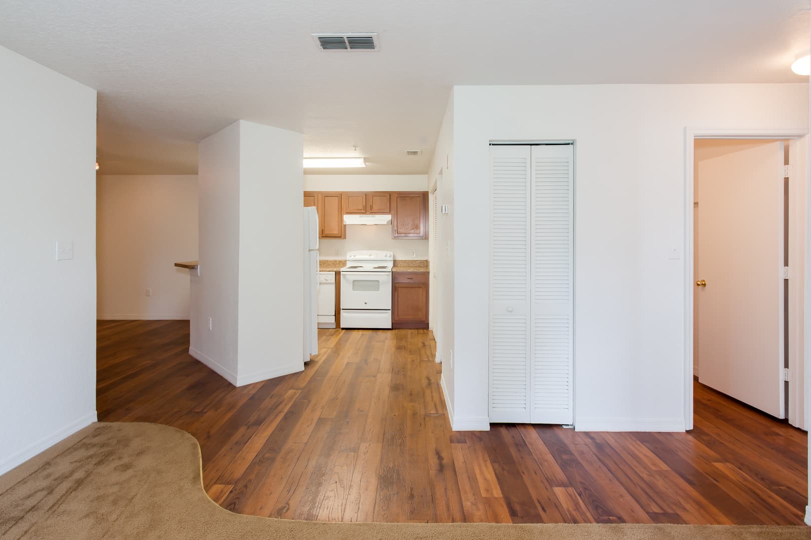Plant City Apartment: 1001 Fairwinds Circle