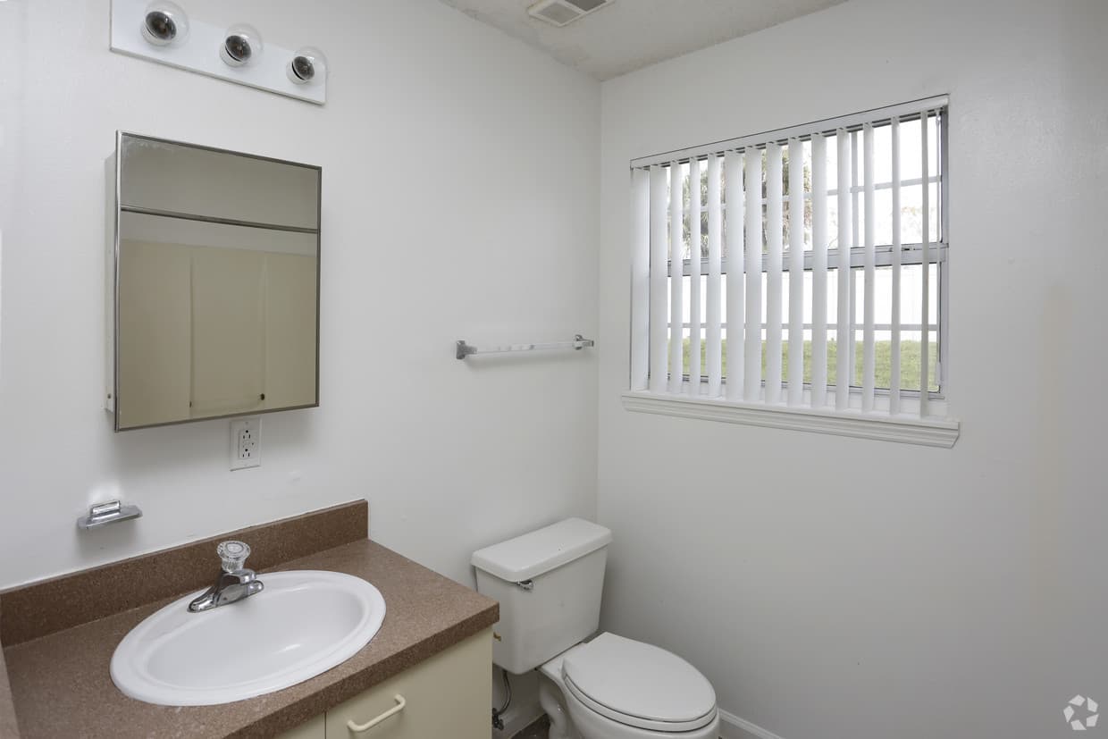 Bradenton Apartment: 1591 19th Street Ct E