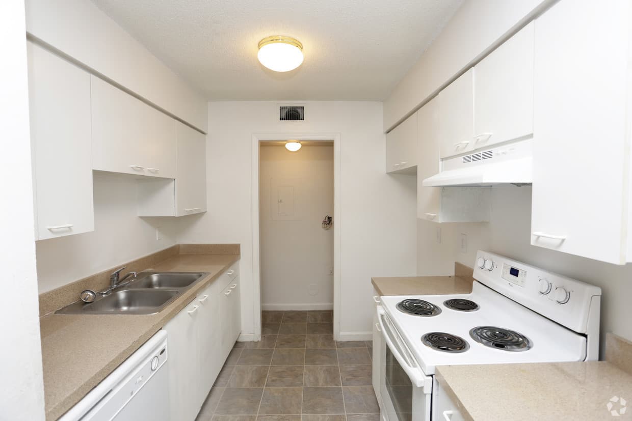 Bradenton Apartment: 1591 19th Street Ct E