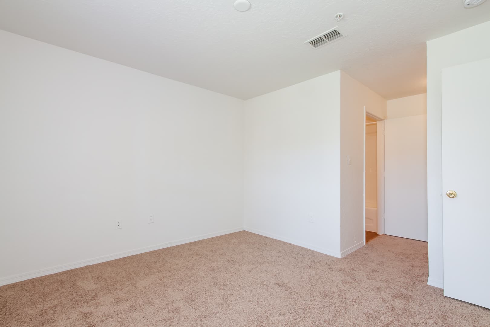 Plant City Apartment: 1001 Fairwinds Circle