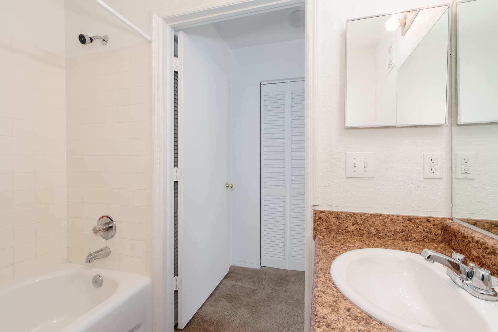 Plant City Apartment: 1001 Fairwinds Circle