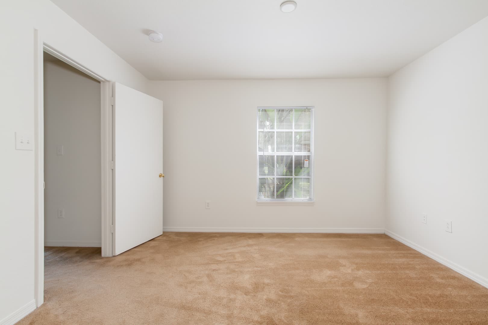 Plant City Apartment: 1001 Fairwinds Circle