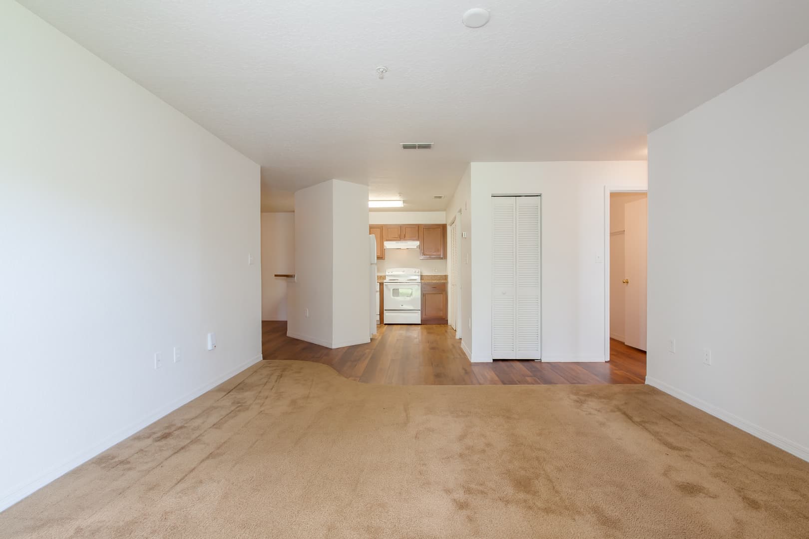 Plant City Apartment: 1001 Fairwinds Circle