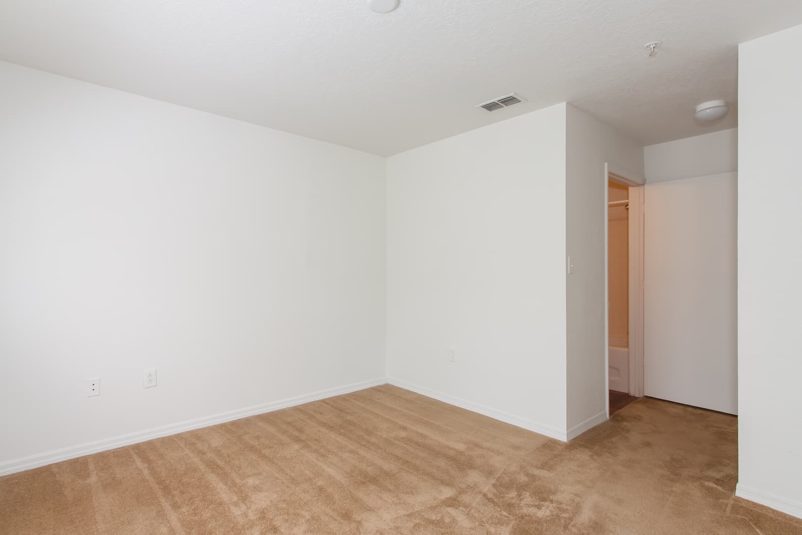 Plant City Apartment: 1001 Fairwinds Circle